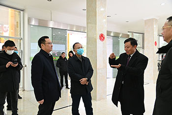 射洪市經(jīng)開區(qū)領(lǐng)導(dǎo)蒞臨利美集團(tuán)調(diào)研開年復(fù)工情況